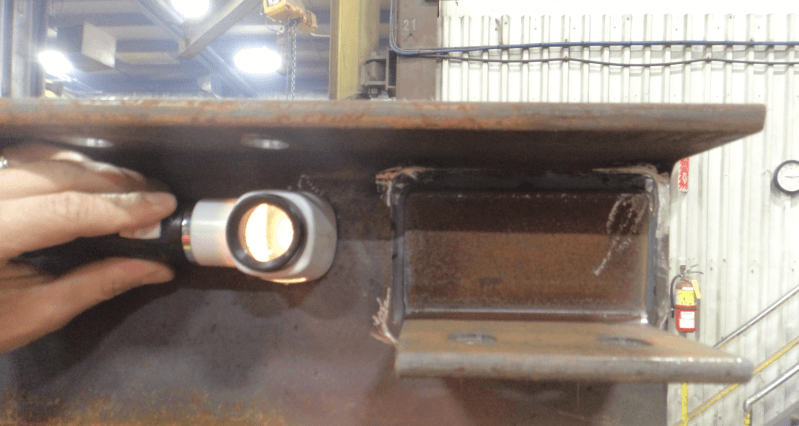 위노아-코리아-표면-청결도-측정하는-모습